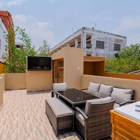 Сasa de vacaciones 7br Walled Diamond - Rooftop Heated Jacuzzi