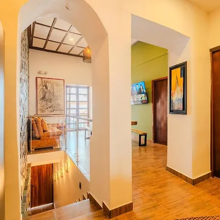 7br Walled Diamond - Rooftop Heated Jacuzzi