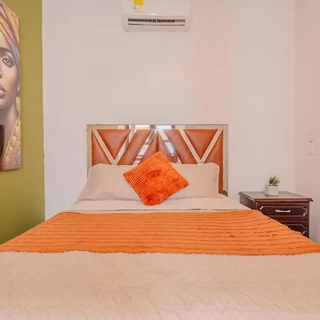 Сasa de vacaciones 7br Walled Diamond - Rooftop Heated Jacuzzi *