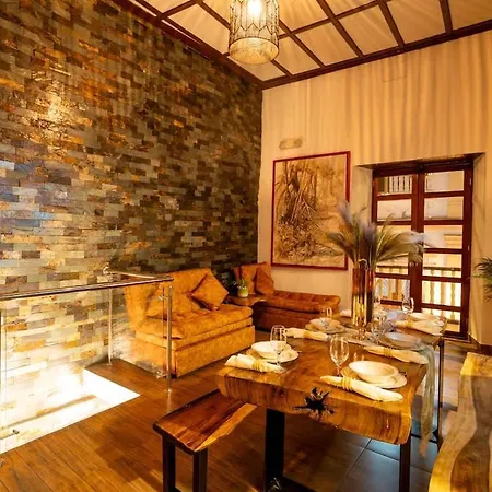7br Walled Diamond - Rooftop Heated Jacuzzi Сasa de vacaciones